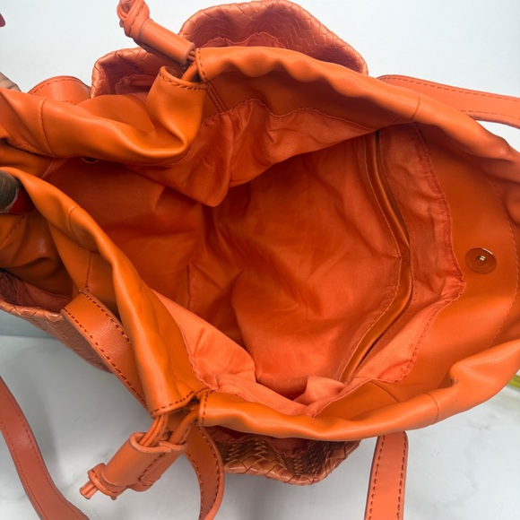 Queen Bee Woven Bag SUPER CUTE - Picture 10 of 10